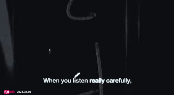 MVの1シーン「When you listen really carefully」 （出典：『Rainy Days』MVより）